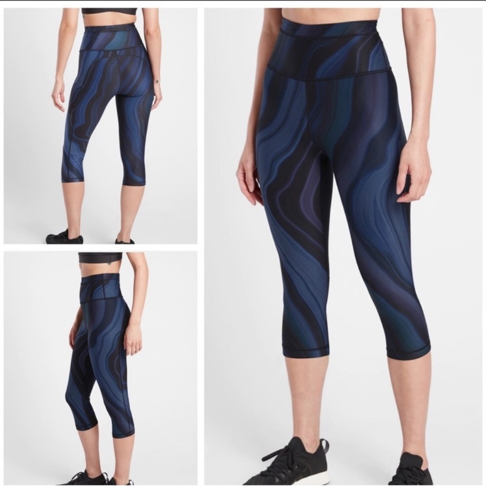 Athleta Accelerate Crop Legging Size XS